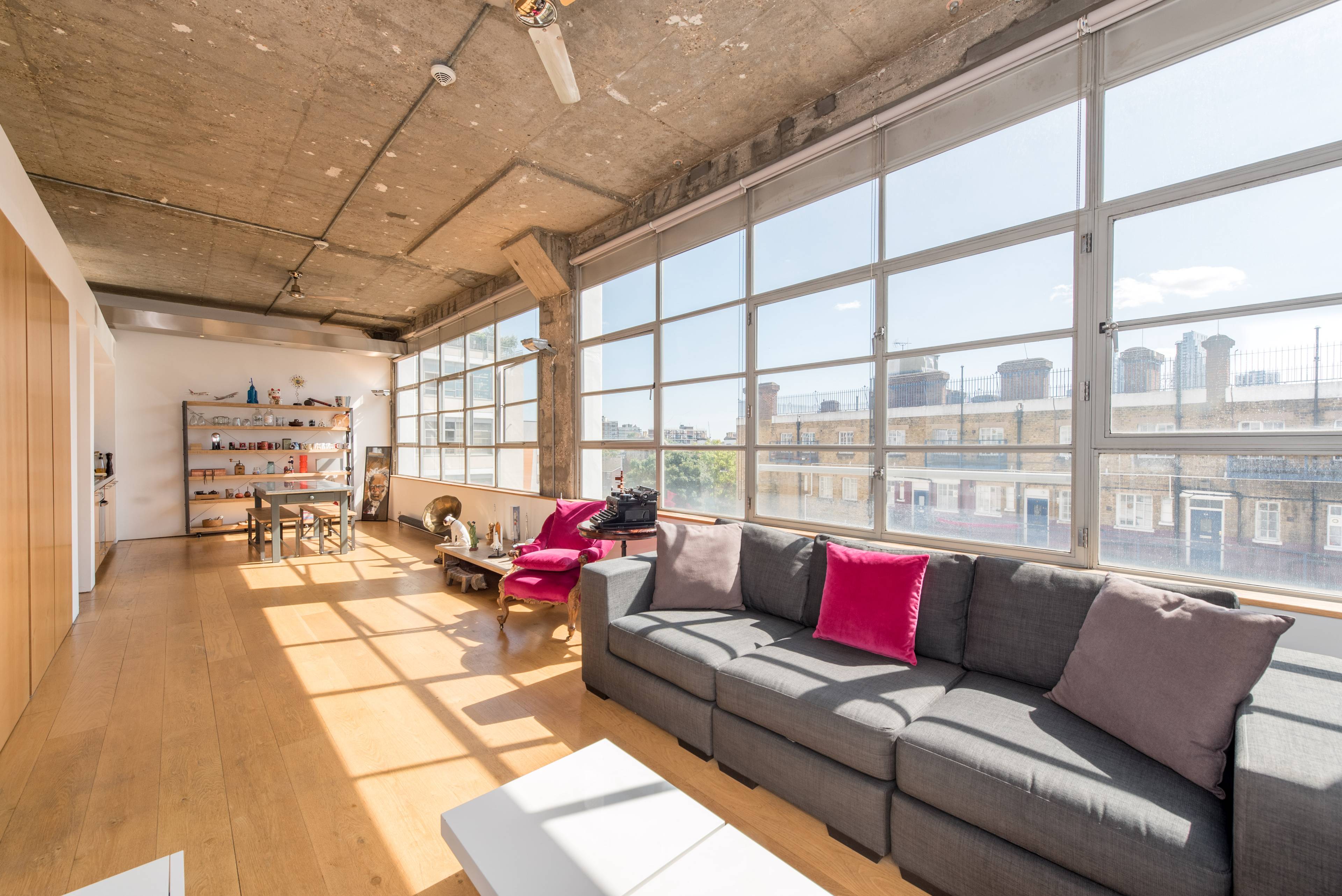 Bright One Bed Loft - Shepherdess Walk, London, N1