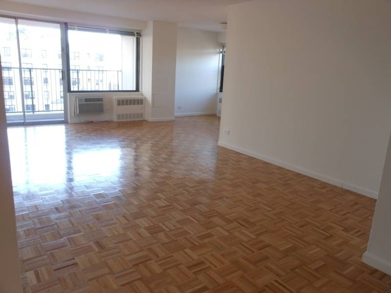 STEPS FROM THE PARK GORGEOUS OVERSIZED 1BR/BA DM/ELEVATOR NO FEE!!