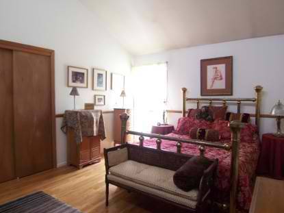 One Bedroom in Sutton Place Style !!