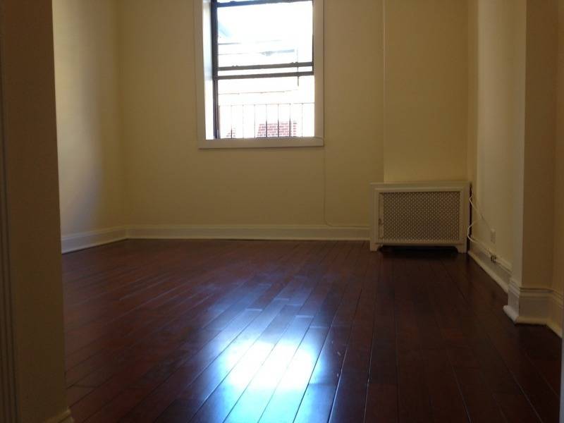 Real 2 BEDROOMS ON AMAZING BLEECKER/CORNELIA LOCATION**W4,WASHINGTON SQUARE PARK .WEST VILLAGE