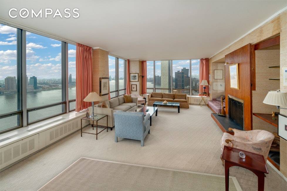 This elegant and gracious 3 bedroom duplex estate checks all the boxes ; every room is large and light filled and the southern views are divine.