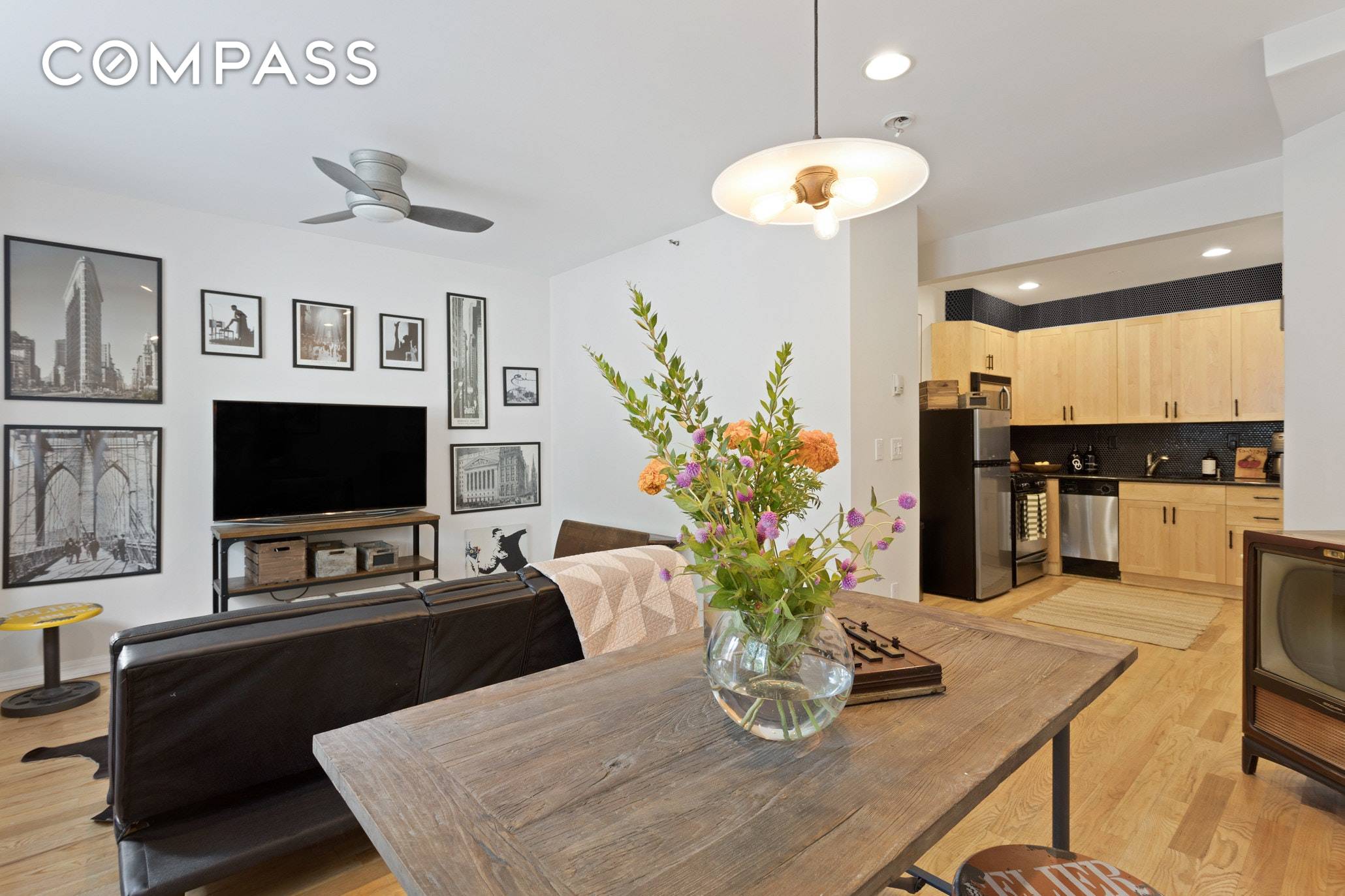 With mortgage and monthlies around the price of renting, this duplex with a sun filled private yard is the perfect starter home or investment apartment in coveted Carroll Gardens.