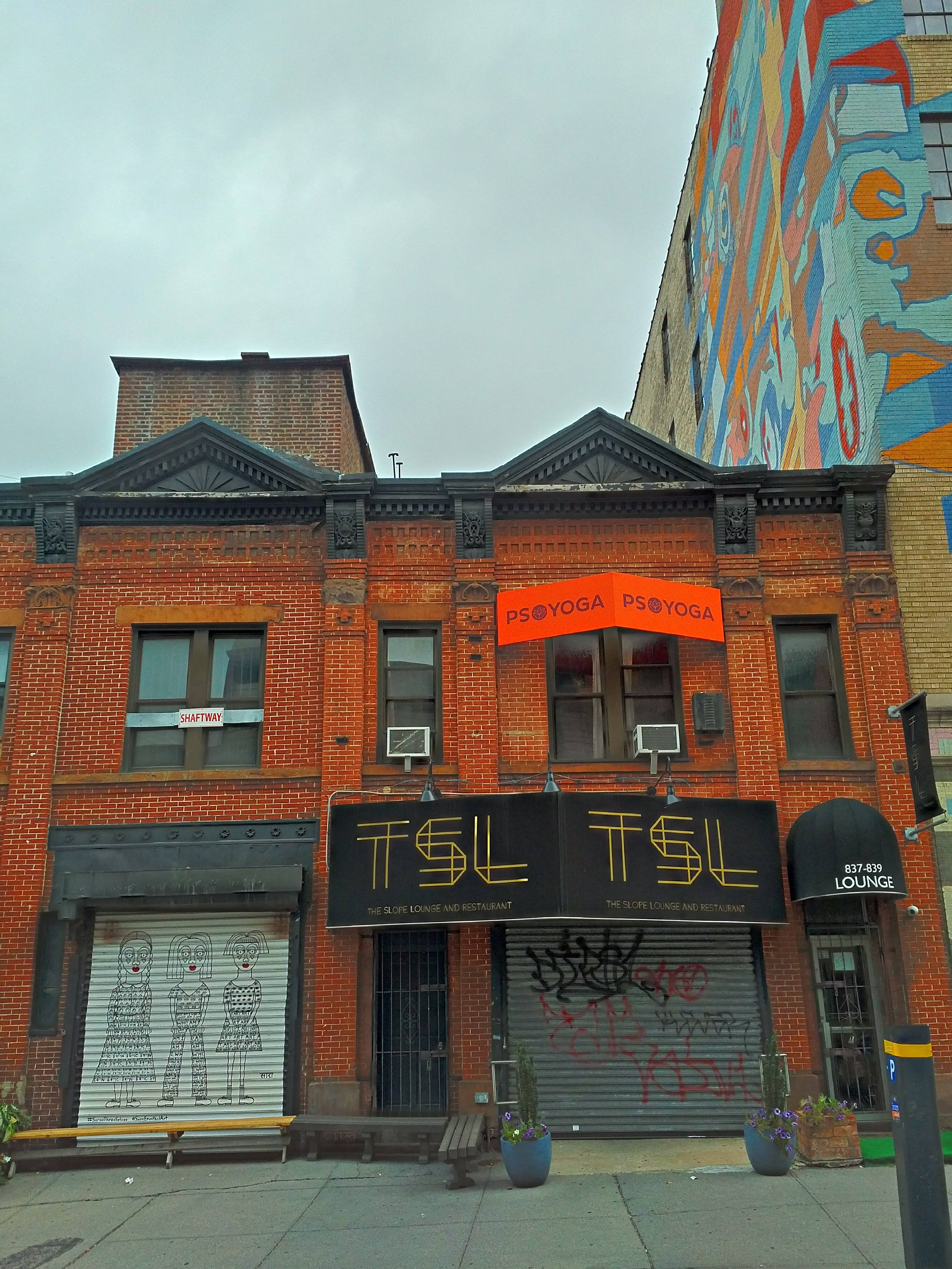 Park Slope lounge, cafe, bar restaurant, eatery for sale and lease - PRIME business location - unrivaled foot-traffic