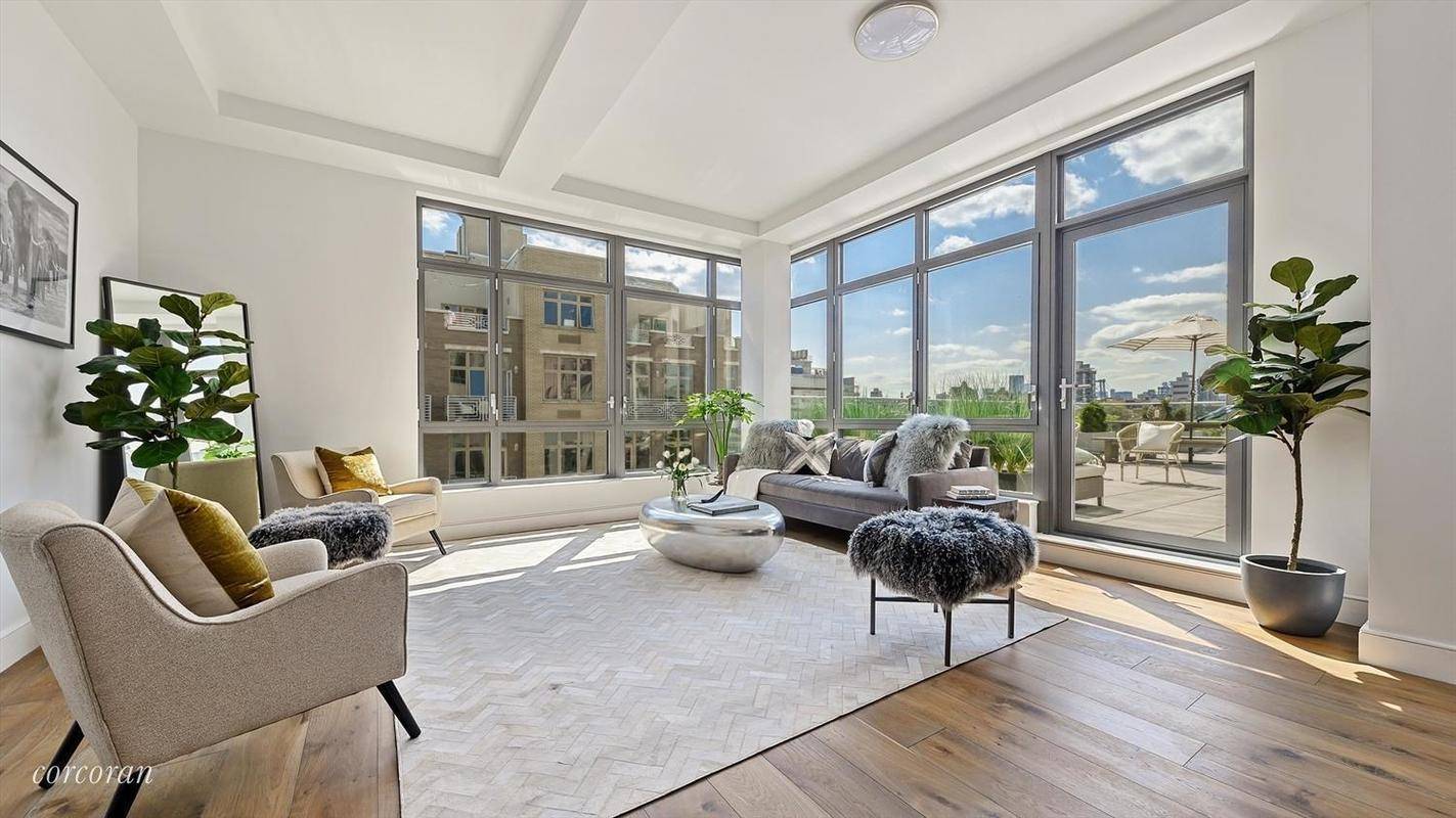 Penthouse with City Views, Private Terrace, New Development