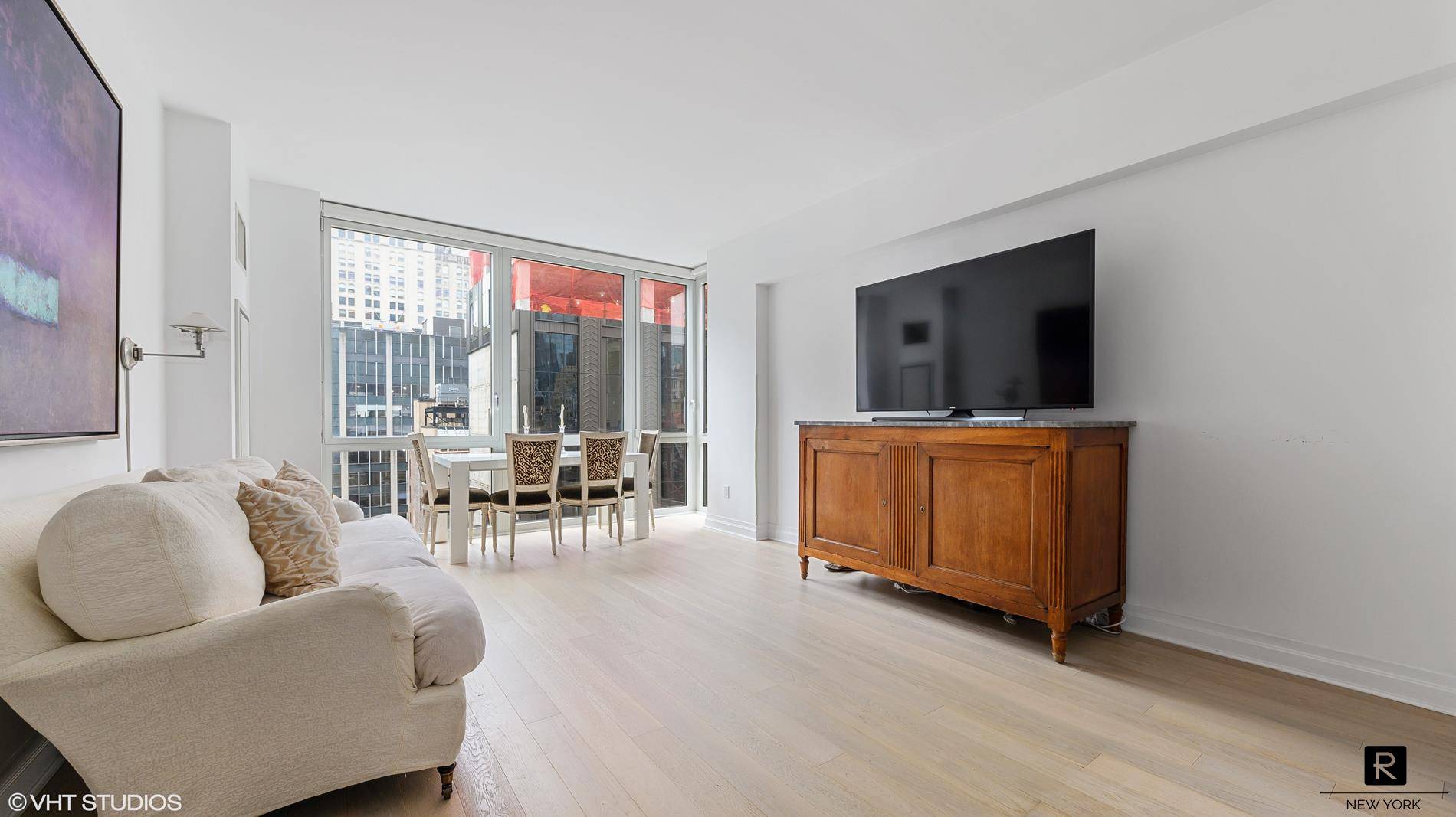 Rarely available high floor 3 bedroom, 3 bathroom home in one of NoMad's premier full service condominiums, Twenty9th Park Madison.