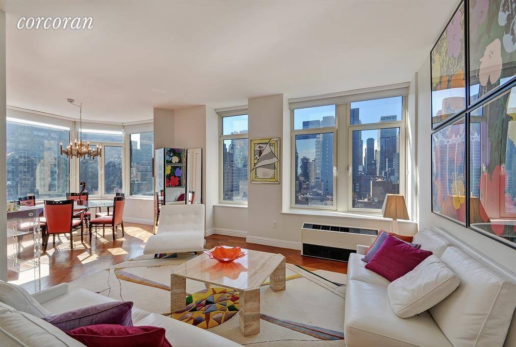 ALL Rooms with Views ! This sun splashed, beautiful, 2BR 2.