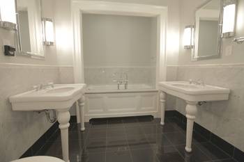 Triplex New To Market - Private Outdoor Patio - Renovated - 4 Bed 2.5 Baths - Prime East Village Location