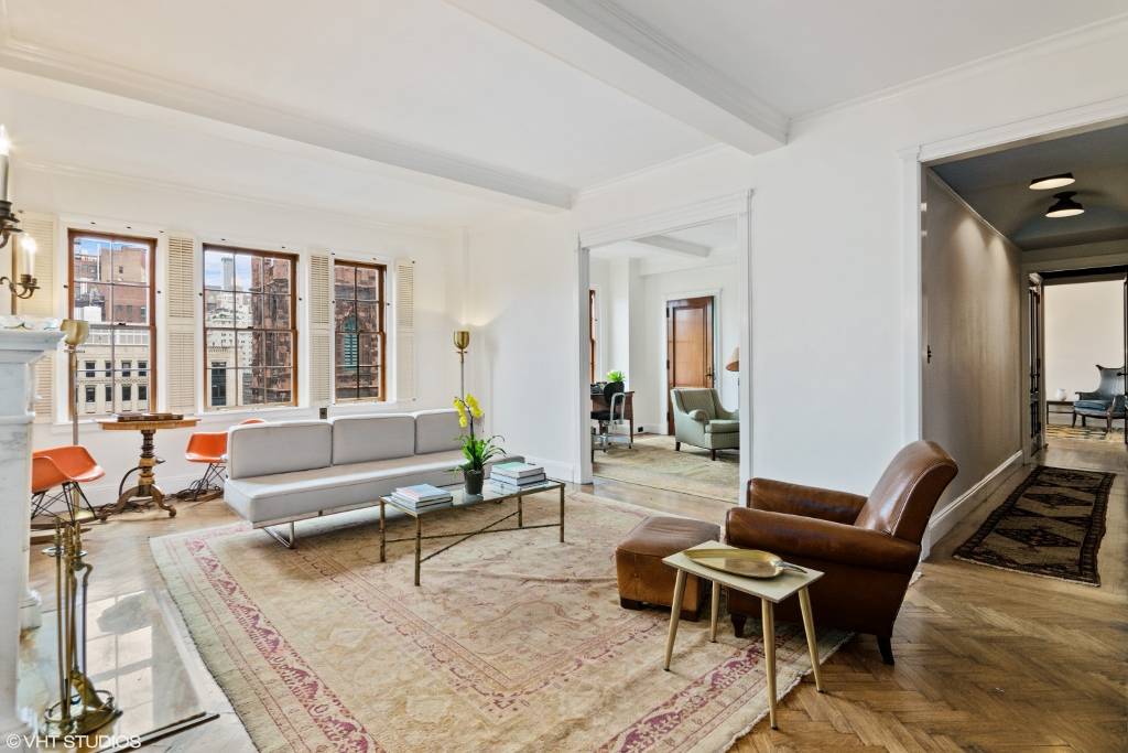 Grace, charm and extraordinary light await the fortunate purchaser in this wonderful high floor home !