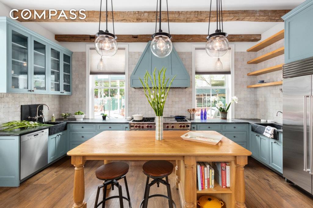 Introducing a rare Cobble Hill, Brooklyn Beaux Arts Beauty !