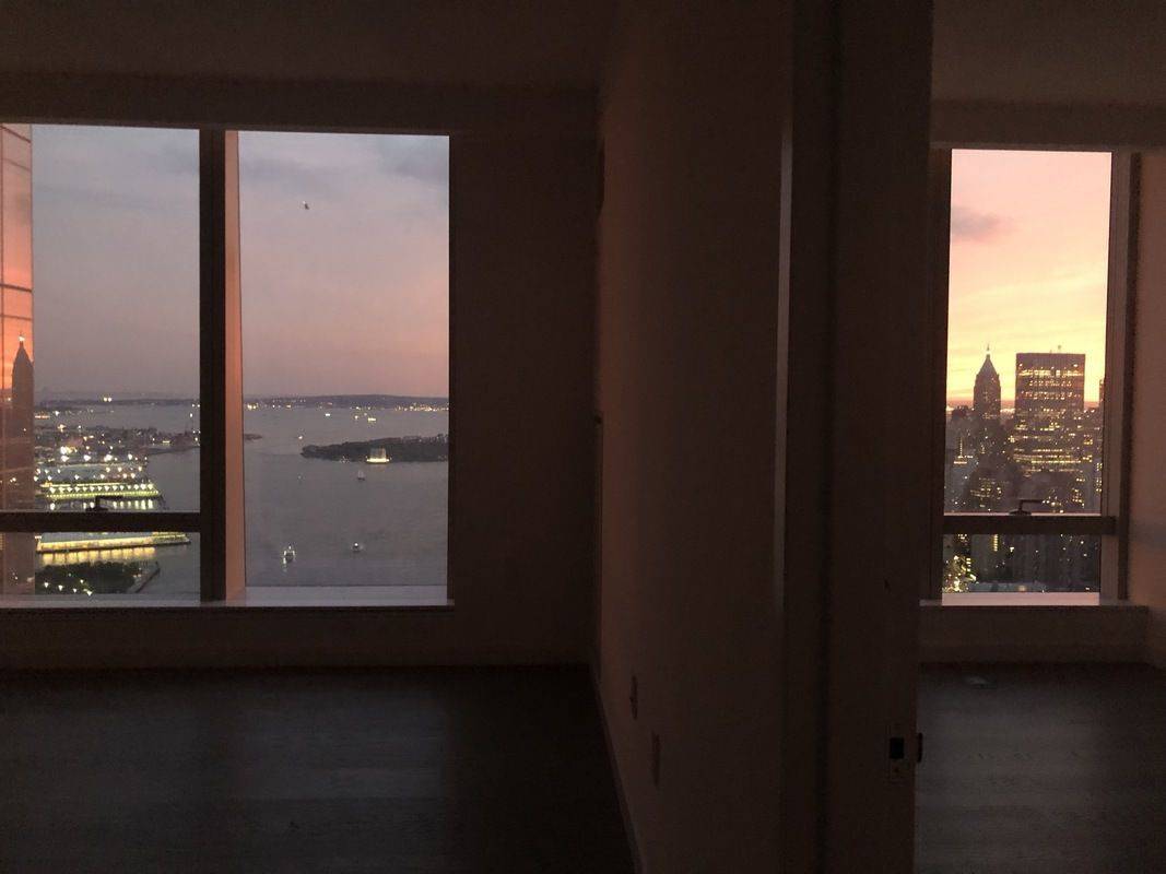 NO FEE 1 Bedroom in Brand New Luxury Building- Two Bridges/ LES