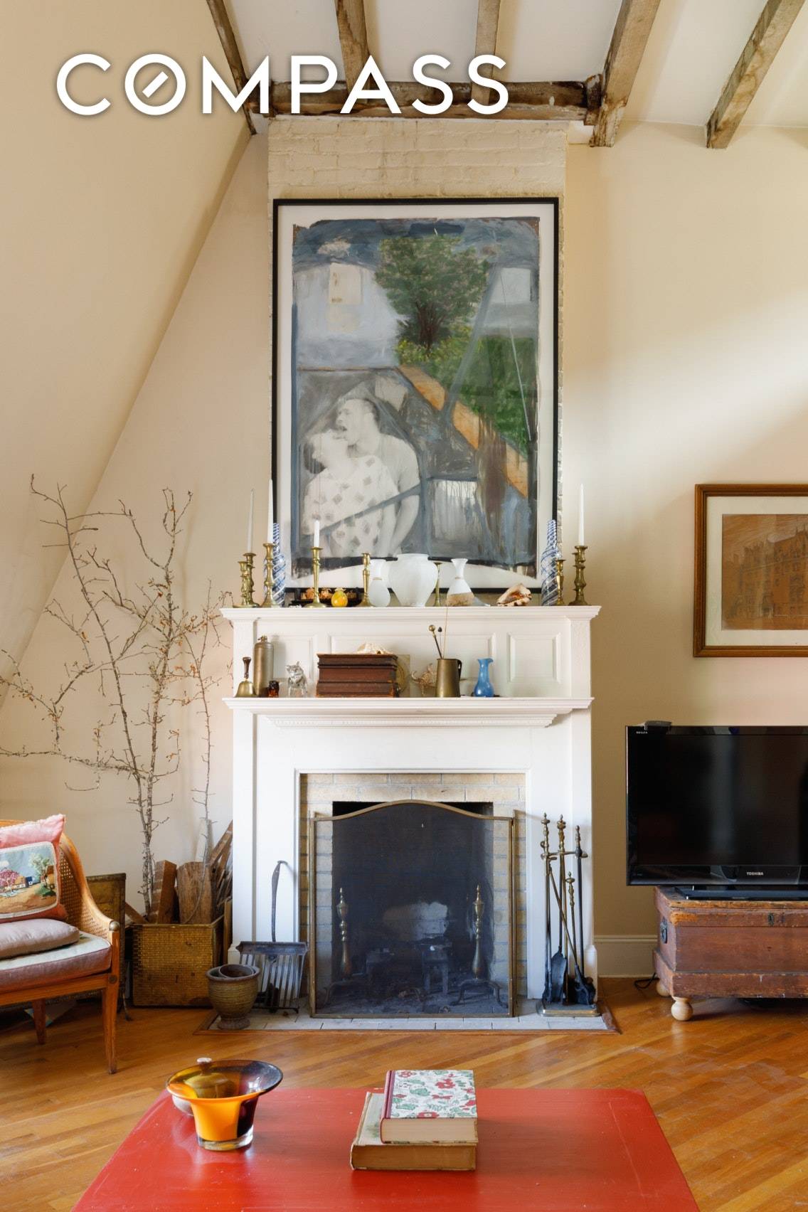 Romance is in the air Your very own fully furnished Parisian garret is the perfect pied a terre, sitting above the treetops and underneath the stars, for the utmost privacy ...