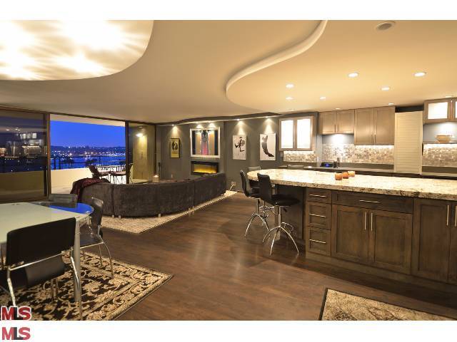 Marina City Drive 2 BR Apartment Marina Del Rey Los Angeles