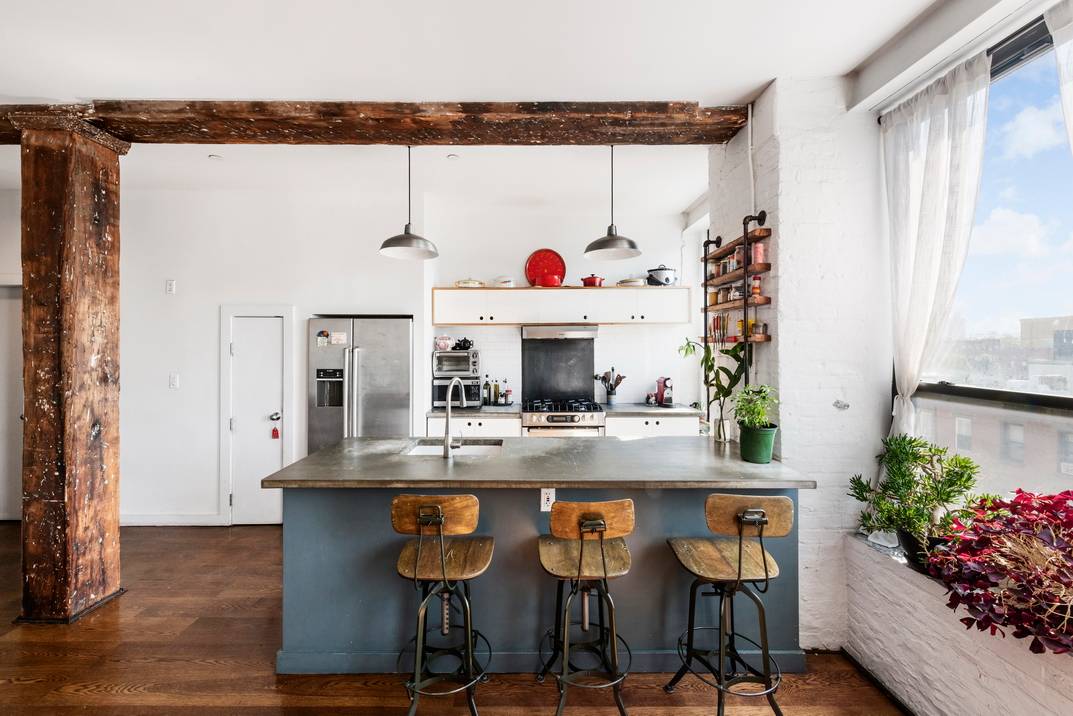 Beautiful and Spacious 3 Bedroom Condo Loft