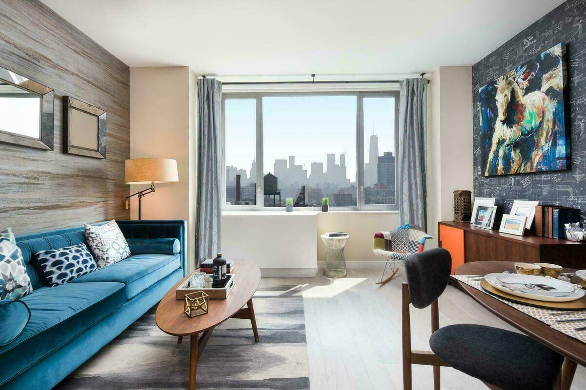 Corner 2 bedroom/No Fee/Private Balcony/Long Island City