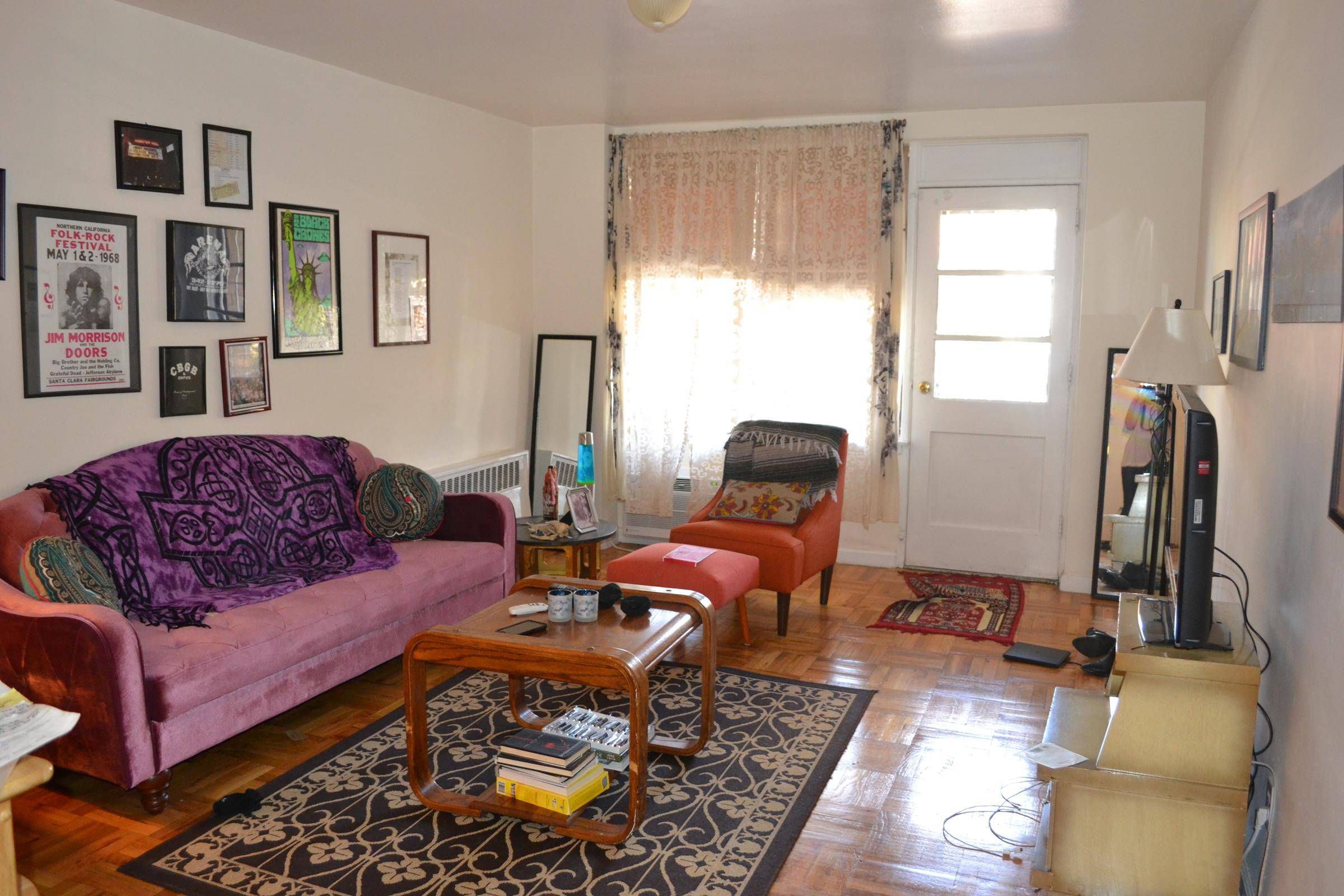 This is a lovely and very spacious one bedroom in a well maintained co op building in the heart of Astoria !