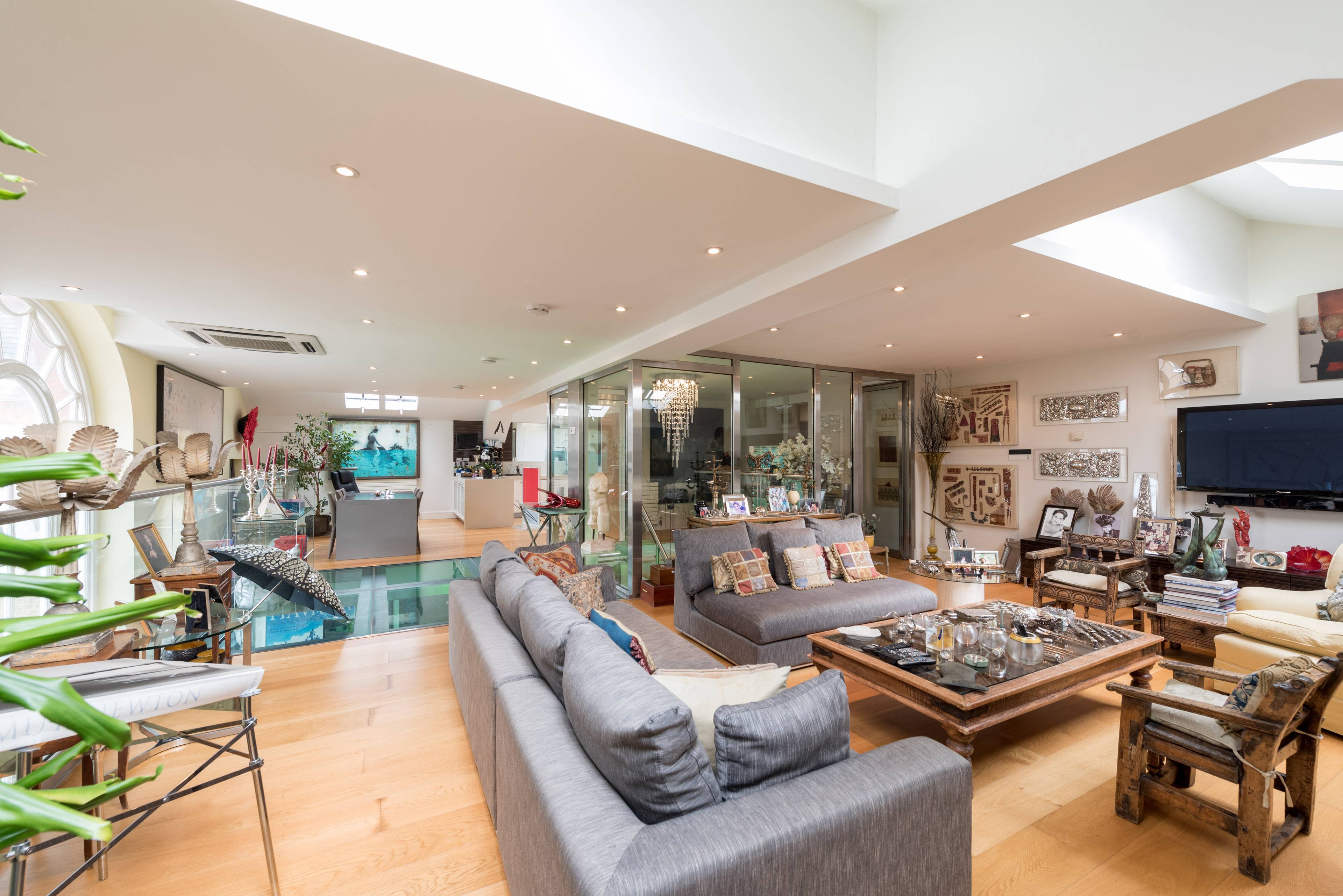 Unique Clapham Apartment - Grafton Square, London, SW4