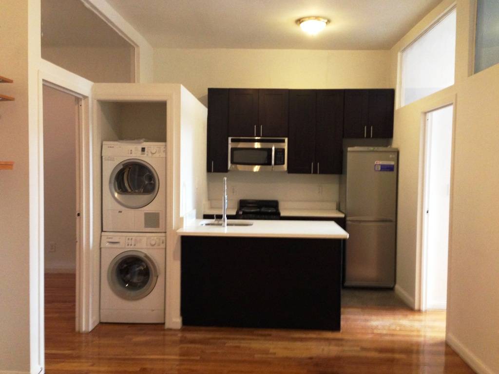 AMAZING 4 BED/ 1.5 BATH W/D IN UNIT* UNION SQUARE.**E14th/3rd**GREAT FOR ROOMMATES**LOW FEE