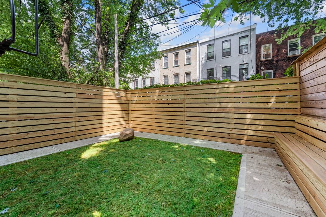 Massive 2 bedroom duplex unit with private outdoor space