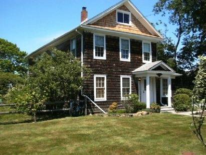 Three Bed Bayfront Has Sweeping Views Short- or Long Term Rental