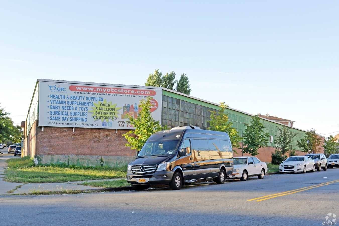 Industrial free standing building and lot for sale.