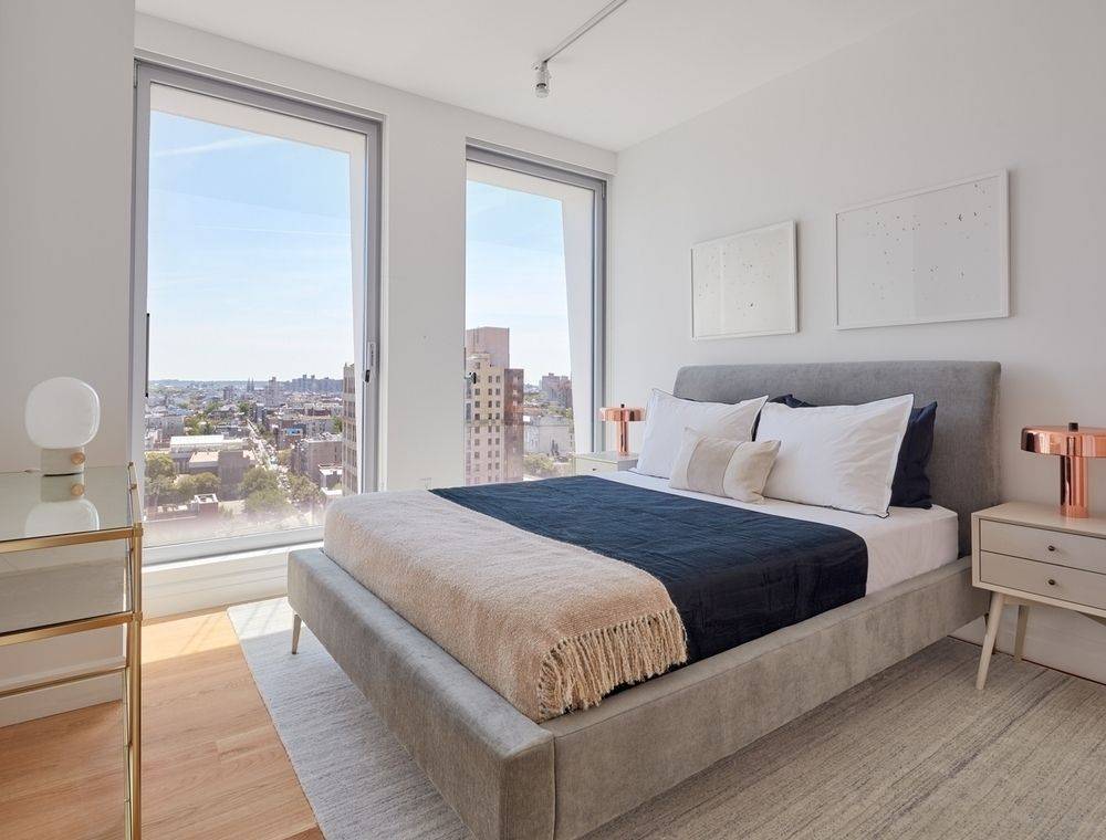 BEAUTFUL 1Bed/1Bath with Unobstructed City and Water Views - No Fee!