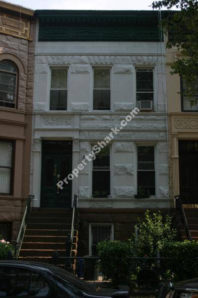 STUYVESANT HEIGHTS BROWNSTONE- EXCELLENT LOCATION!!