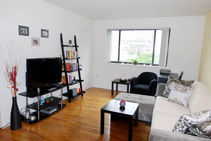  Furnished Gigantic One Bedroom. Short Term Rental. Trendy Locale.  Midtown. Gramercy Park.