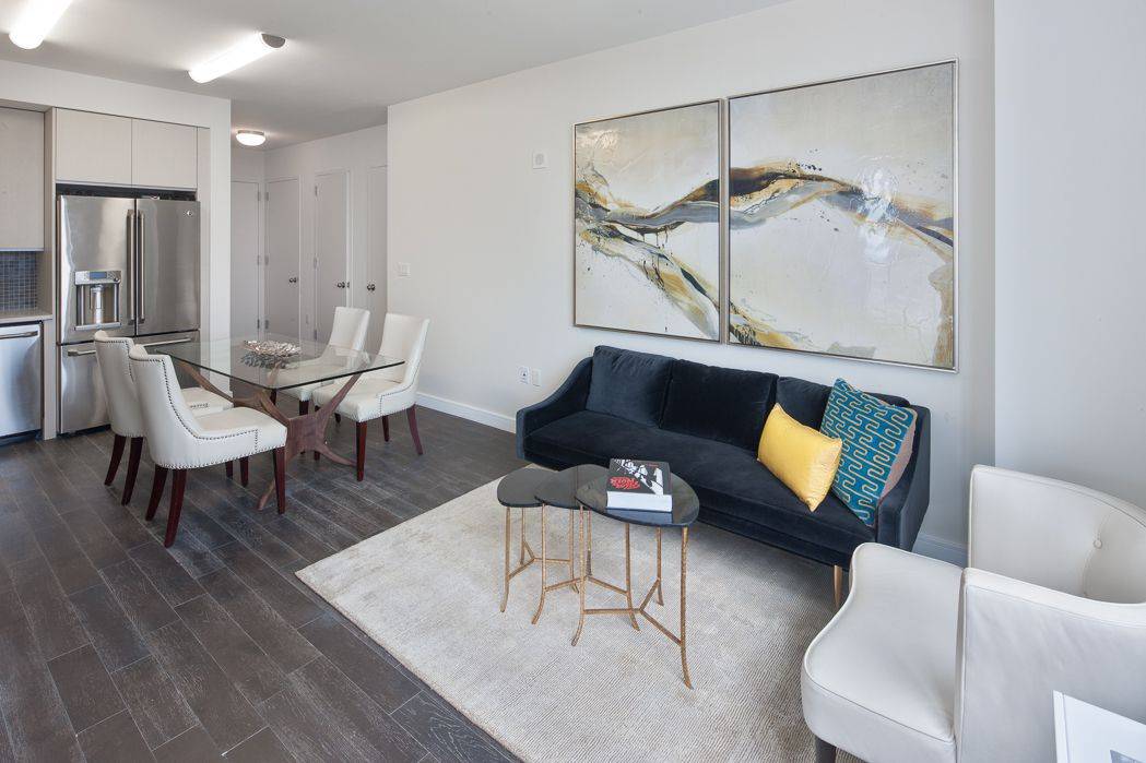 Beautiful 1Bed/1Bath with Stainless Steel Appliances and Gorgeous City Views - Heat and Hot Water Included!
