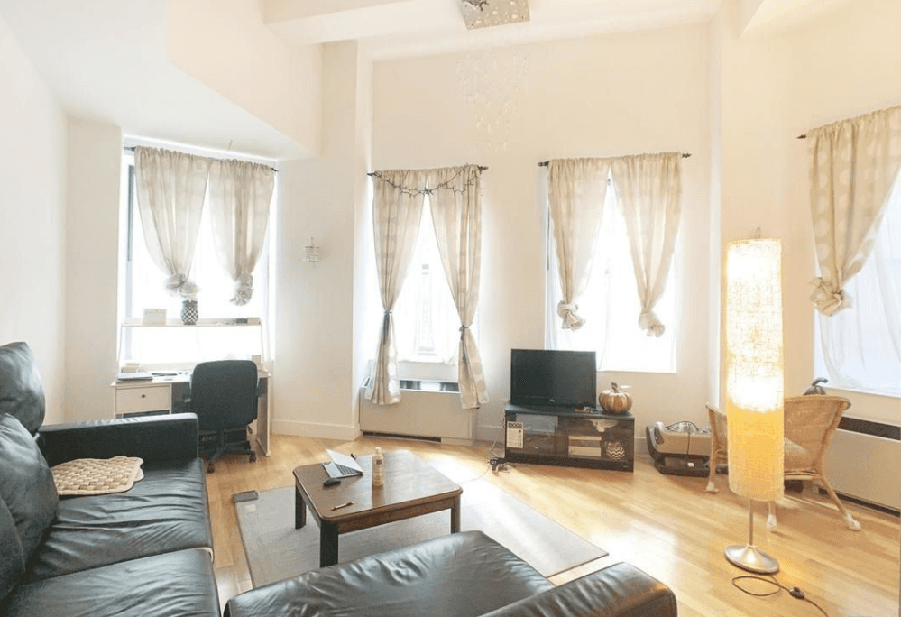 Spacious one bedroom - art deco - no fee!