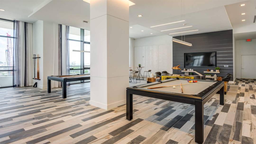 Luxury Building in Downtown Miami