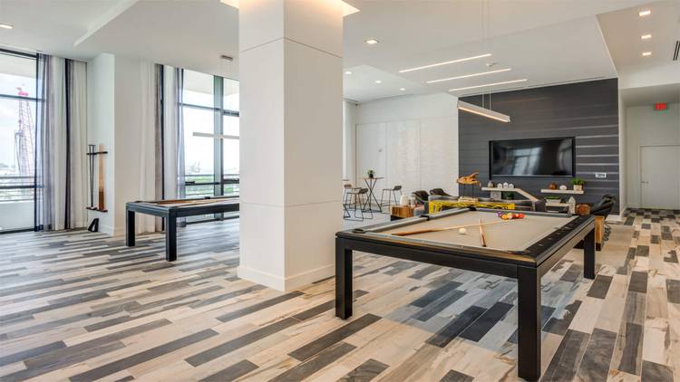 Luxury Building in Downtown Miami