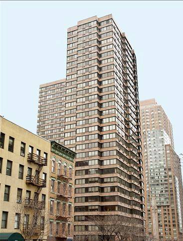 LUXURY UPPER EAST SIDE DOORMAN 2 BEDROOM/2 BATH BUILDING HAS POOL AND HEALH CLU.... HERE BUT NOT FOR LONG!!!! 