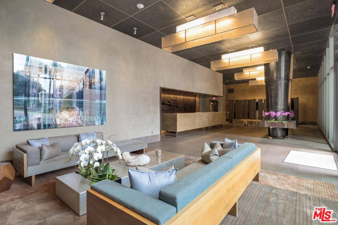 1755 OCEAN AVE Santa Monica LA