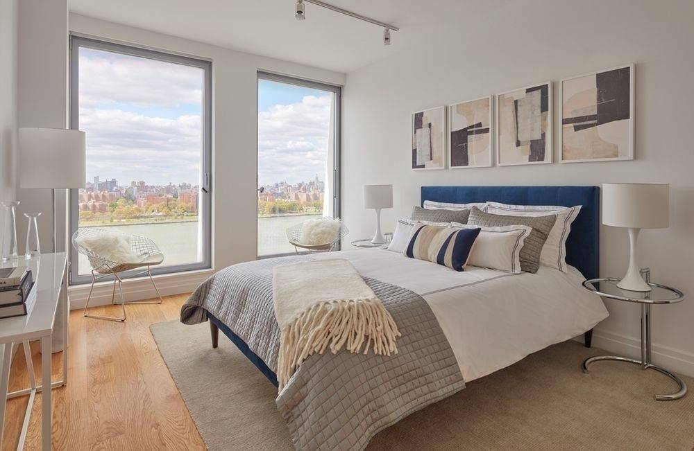 No Fee, Williamsburg, Brooklyn  4 rooms, 2 beds, 2 baths
