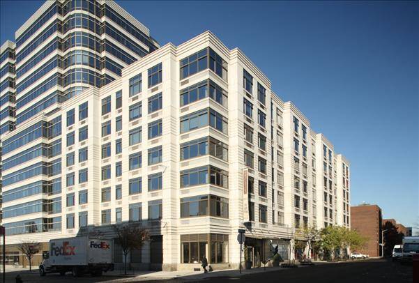 GORGEOUS SOUTH FACING CORNER 2 BEDROOM PENTHOUSE. GREAT VIEWS OF DOWNTOWN AND NJ. HIGH CEILINGS. FULL SERVICE BUILDING. WEST GREENWICH VILLAGE.