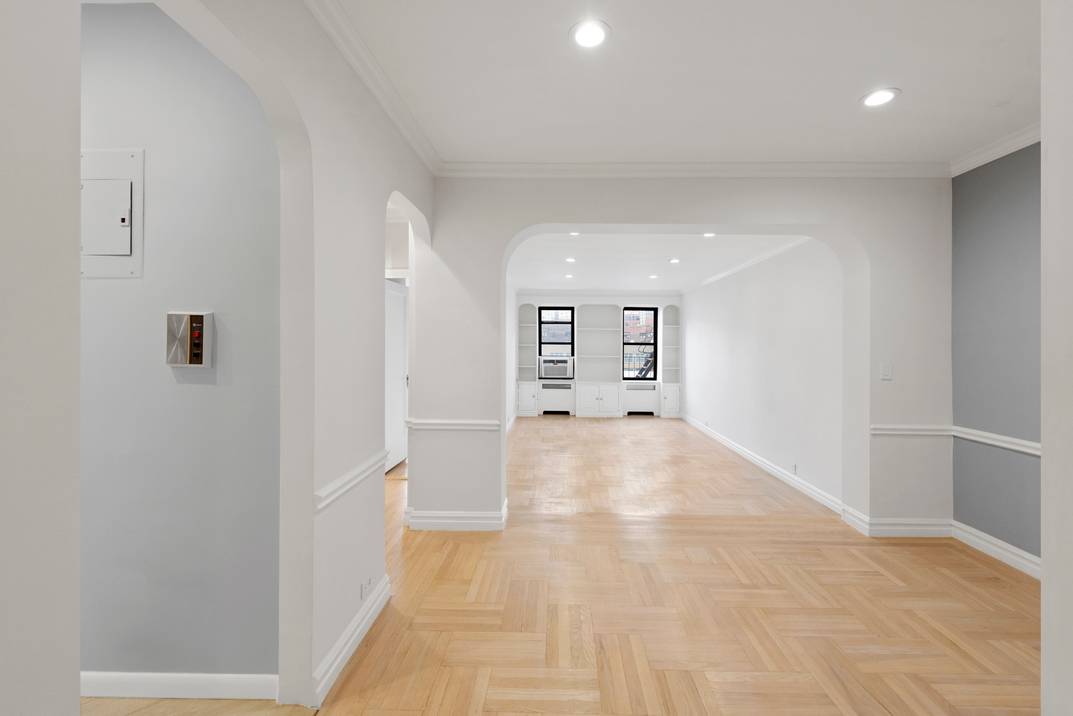 East Side Luxury~2nd Bedroom Option