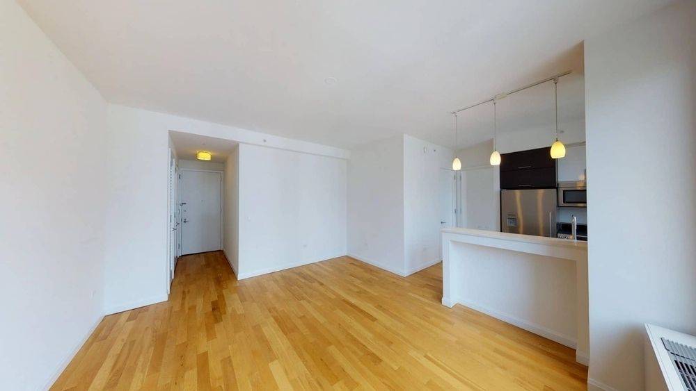 ** Columbus Avenue Luxury one  bedroom**W/D in the unit **Pool *Garage*