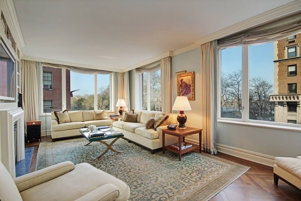 GORGEOUS AND HUGE 5 BED CONDO ON EAST END AVE