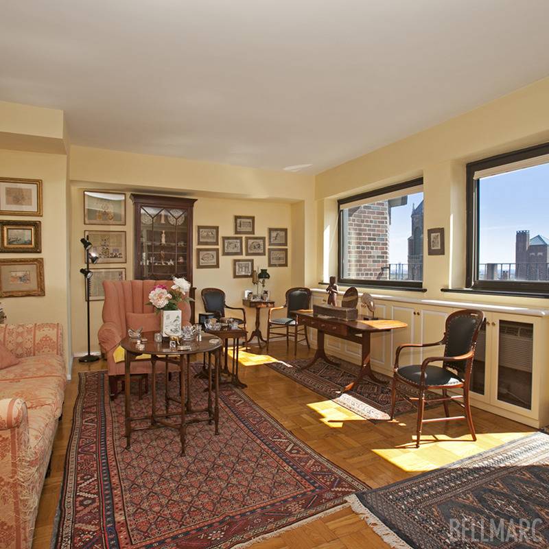LOVELY TWO BEDROOM/TWO BATH WITH RIVER VIEWS,TERRACE