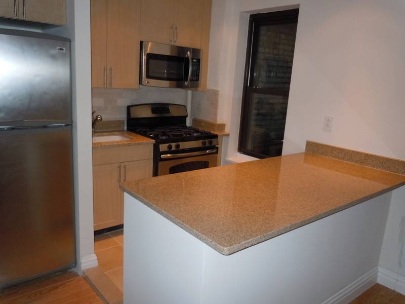 East 61st..Renovated Studio..Granite Countertops..Doorman..Laundry..Pets Allowed