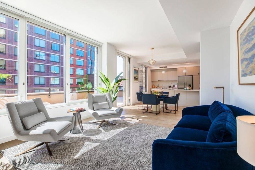 Massive Split 3 Bedroom with 2 HUGE Private Outdoor Spaces! w/ NO BROKER'S FEE.