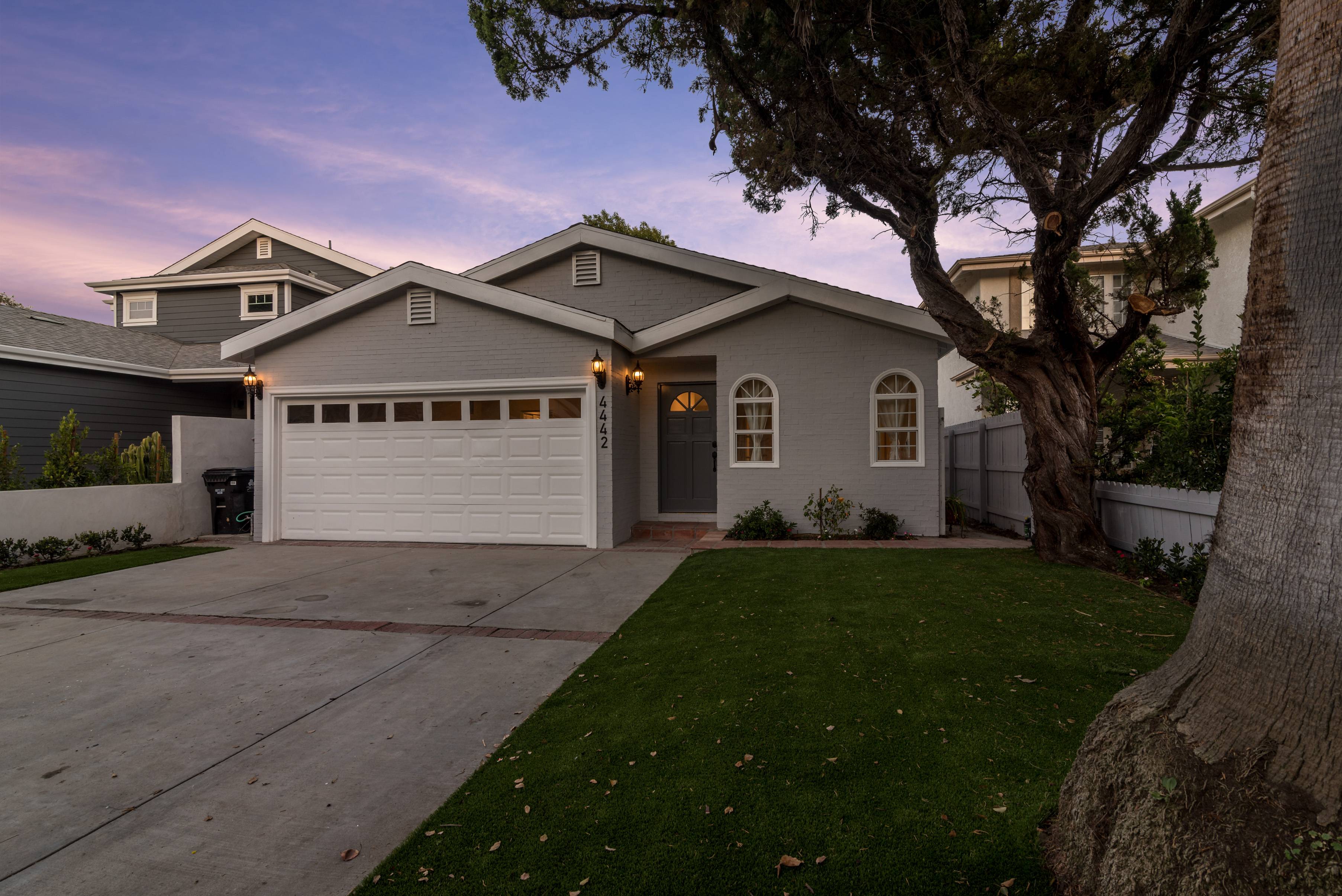 Charming 3 bedroom 2 Bath Gem.