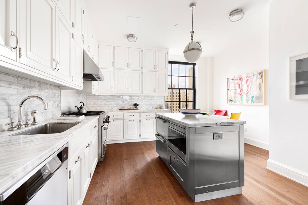 One of the largest residences at 160 West 12th Street, part of The Greenwich Lane, the Village s most desirable luxury condominium.