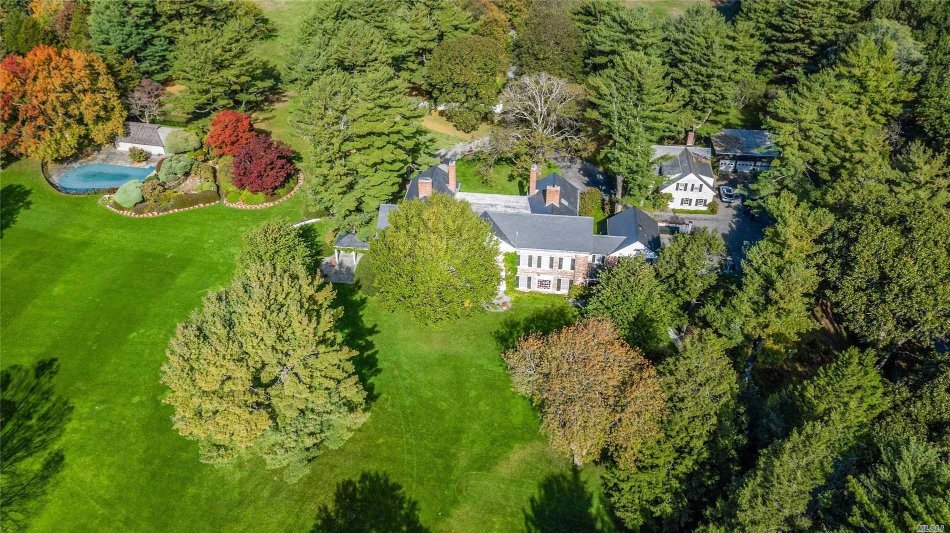 Meriwether Grand Gold Coast Manor set on 31 acres of sweeping lawns.