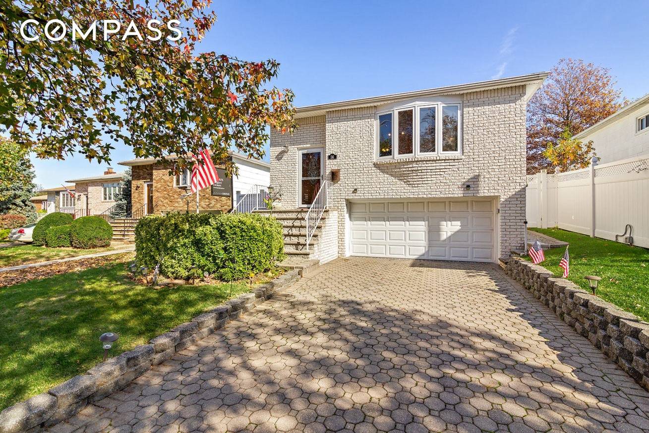 Eltingville Gem ! Fully renovated raised ranch including three large bedrooms, one bathroom and a spacious and bright basement.