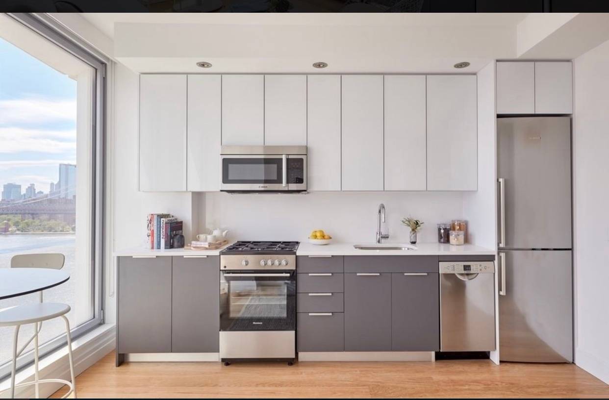 *** SPACIOUS STUDIOS FOR LEASE WITH DIRECT MANHATTAN VIEWS: NO-FEE***