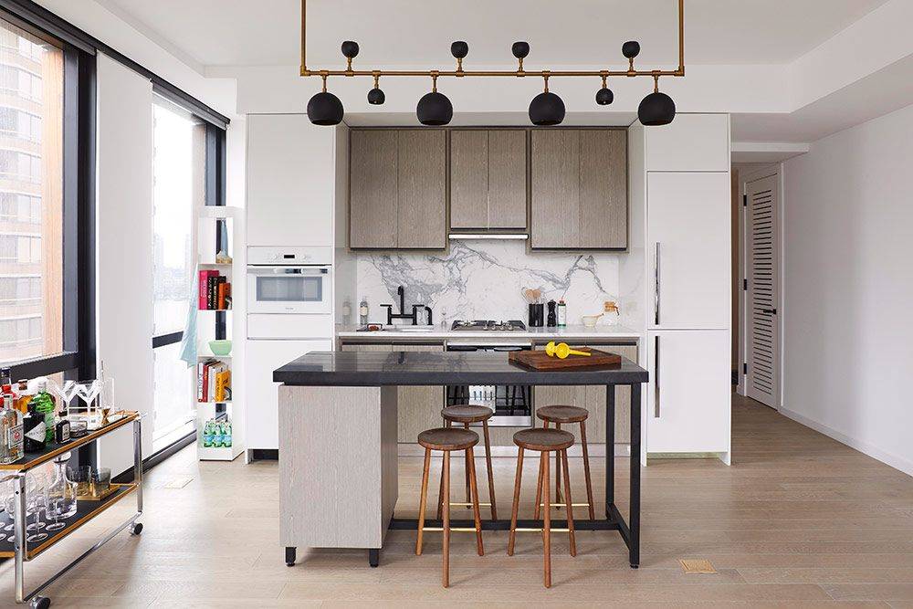 Luxurious Murray Hill Three Bedroom with Endless Amenities