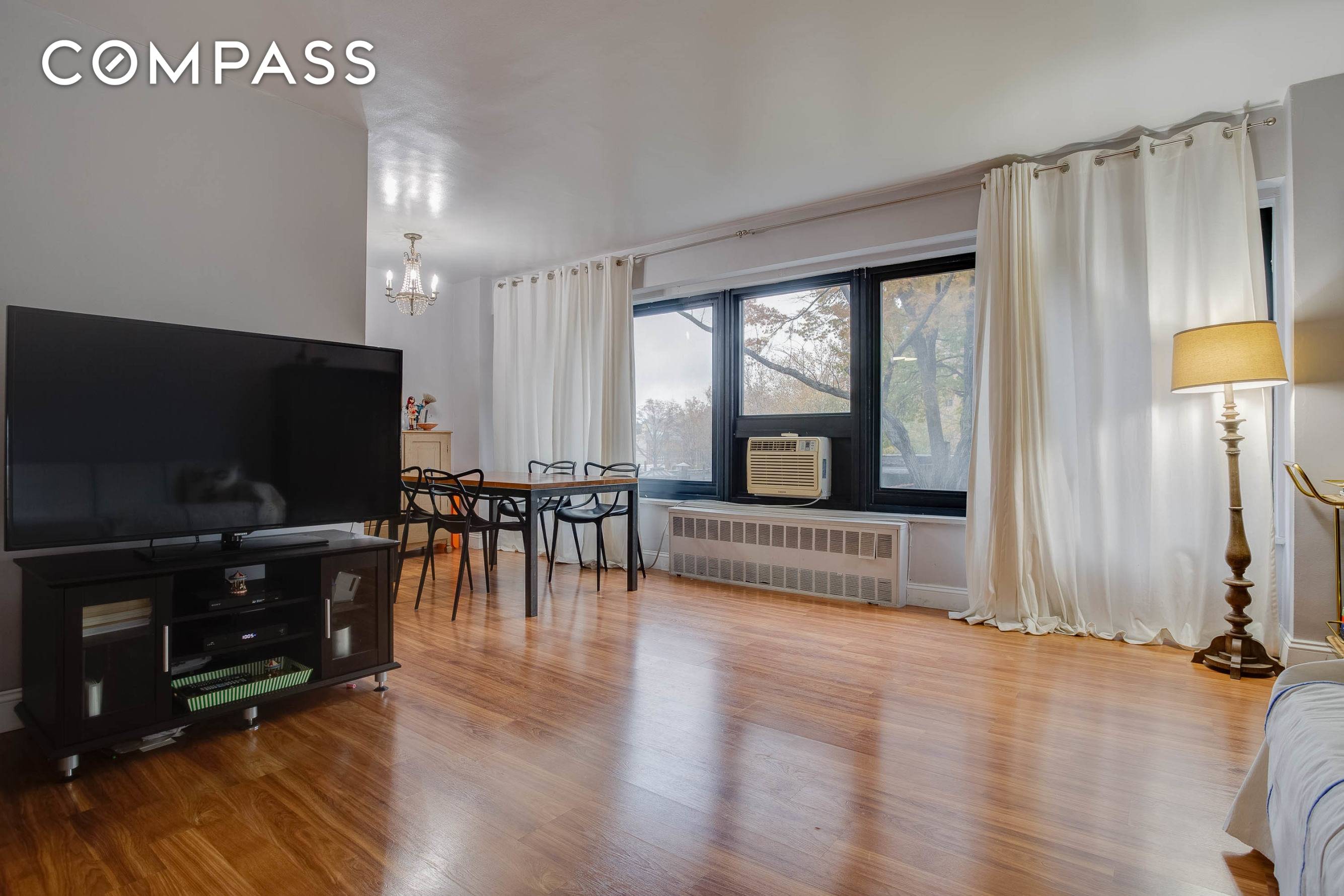 This large west facing 3 bedroom, 1.