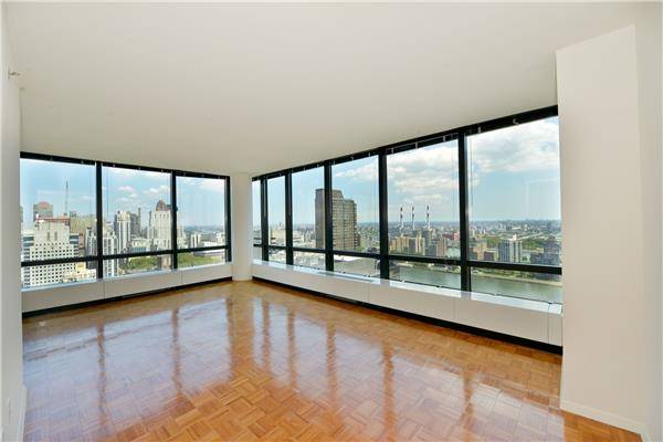 Corner Lenox Hill *No Fee* 3 BR Panoramic Views