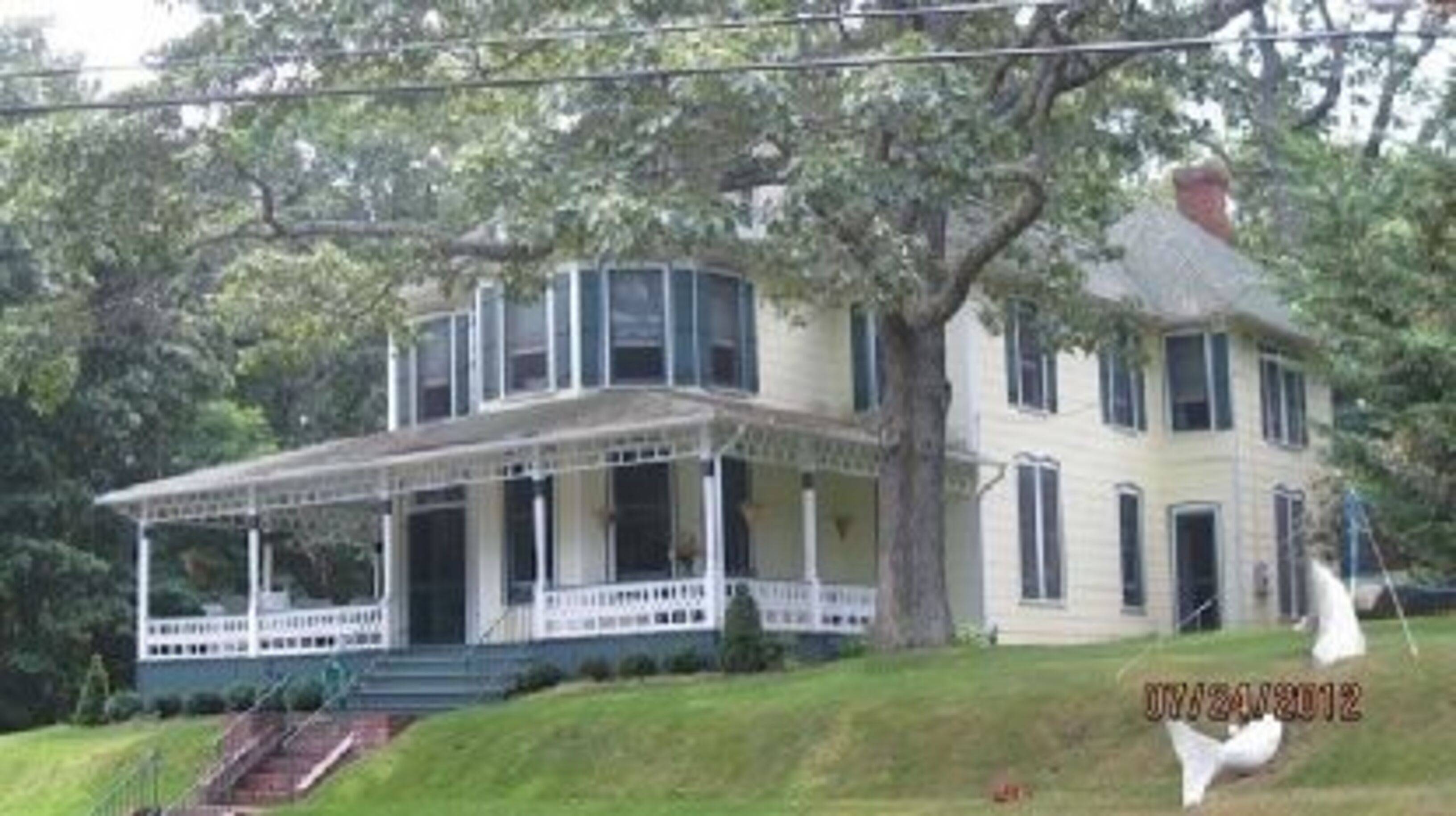 Shelter Island Classic Heights Victorian